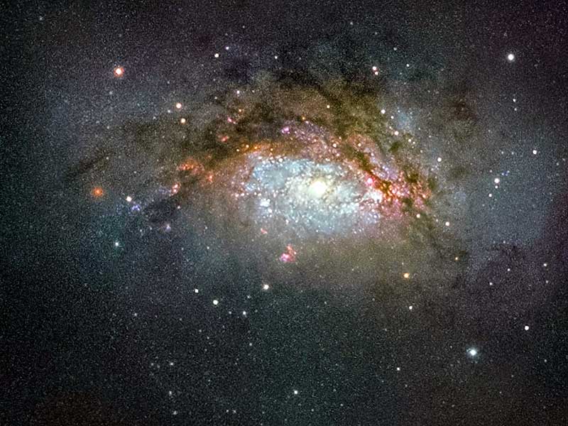 Két galaxis összeütközéséről rögzített felvételt az amerikai űrkutatási hivatal (NASA) Hubble űrteleszkópja.